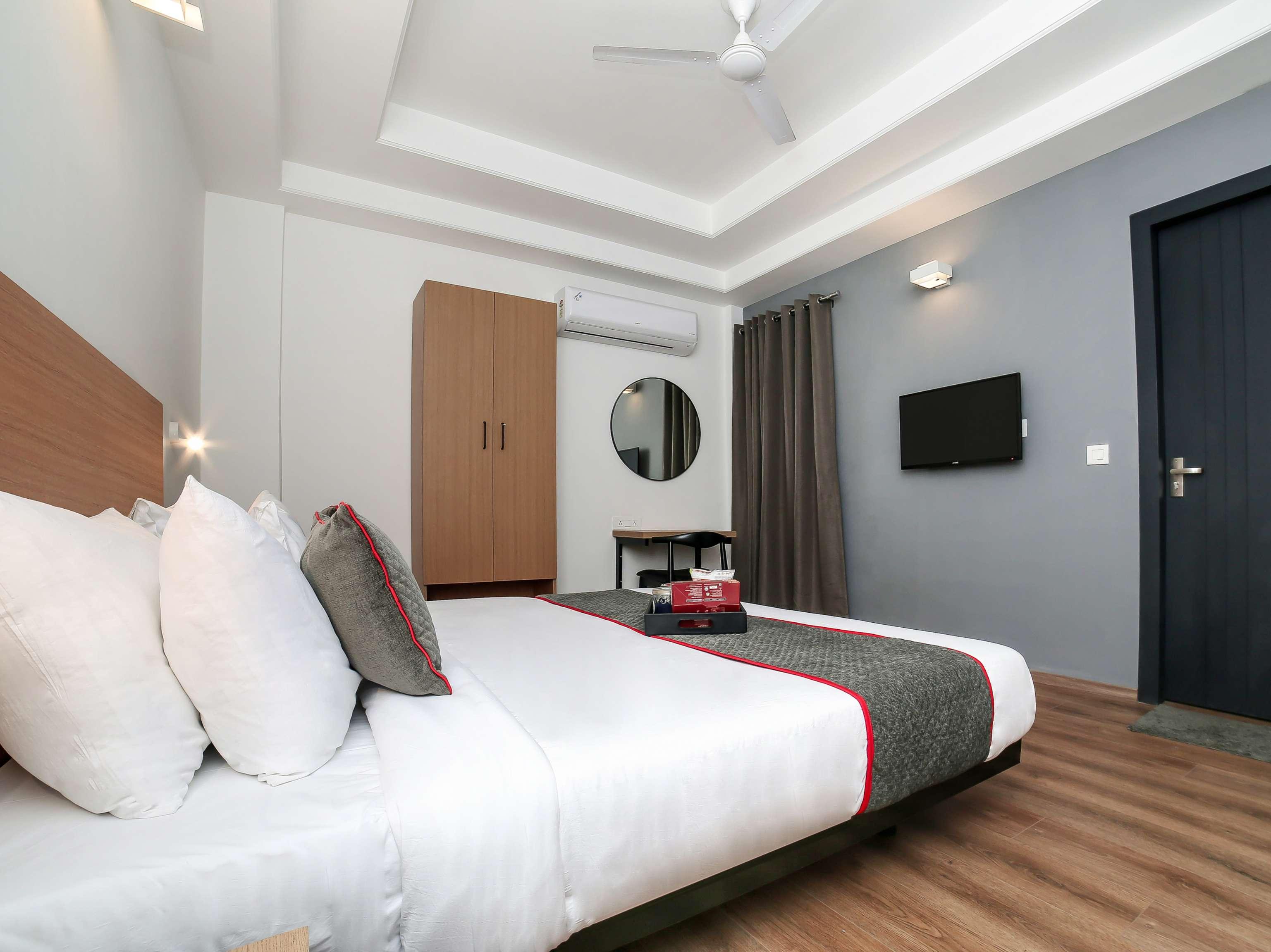 Collection O Townhouse 069 Hotel Гургаон Екстериор снимка