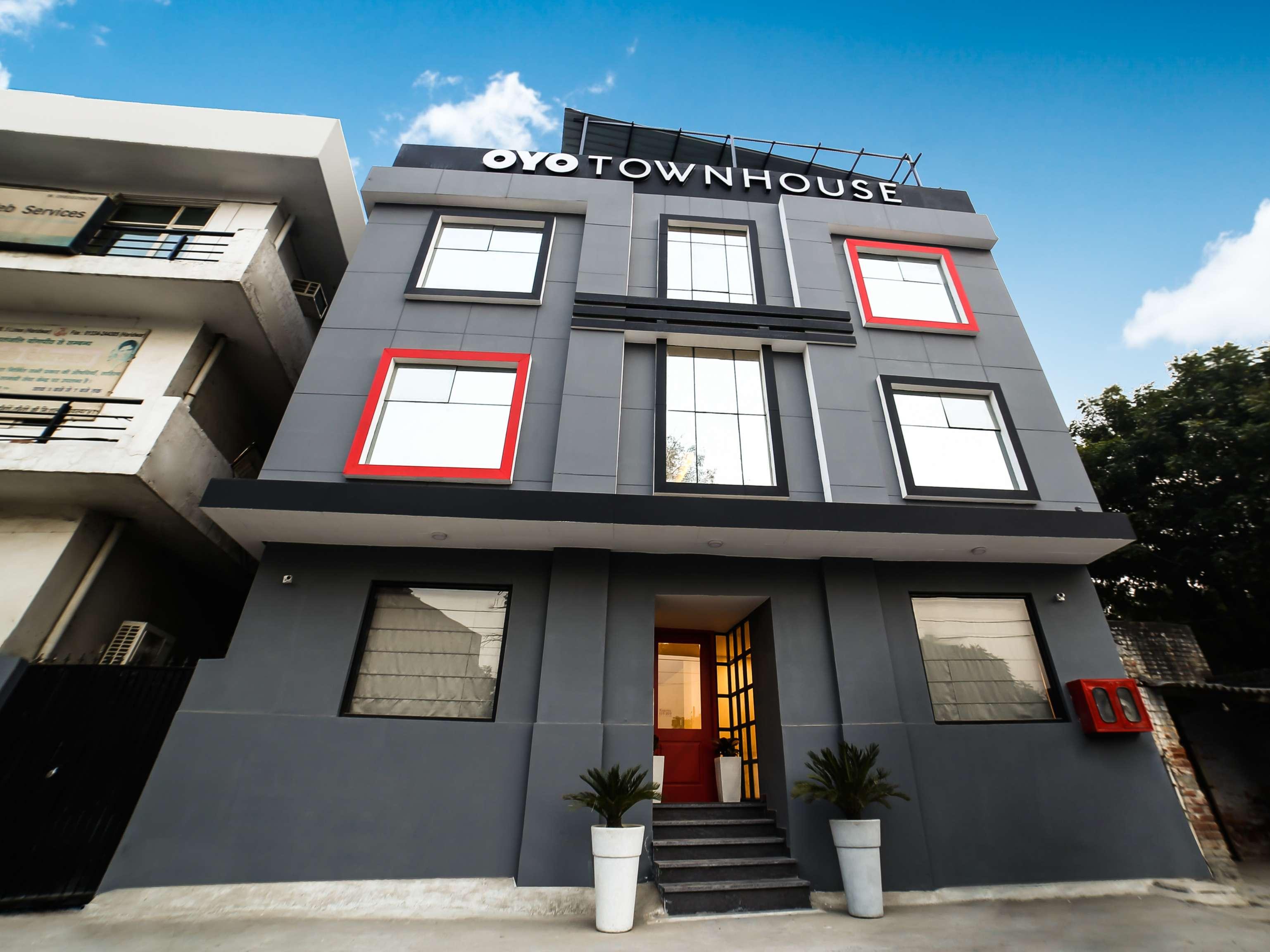 Collection O Townhouse 069 Hotel Гургаон Екстериор снимка