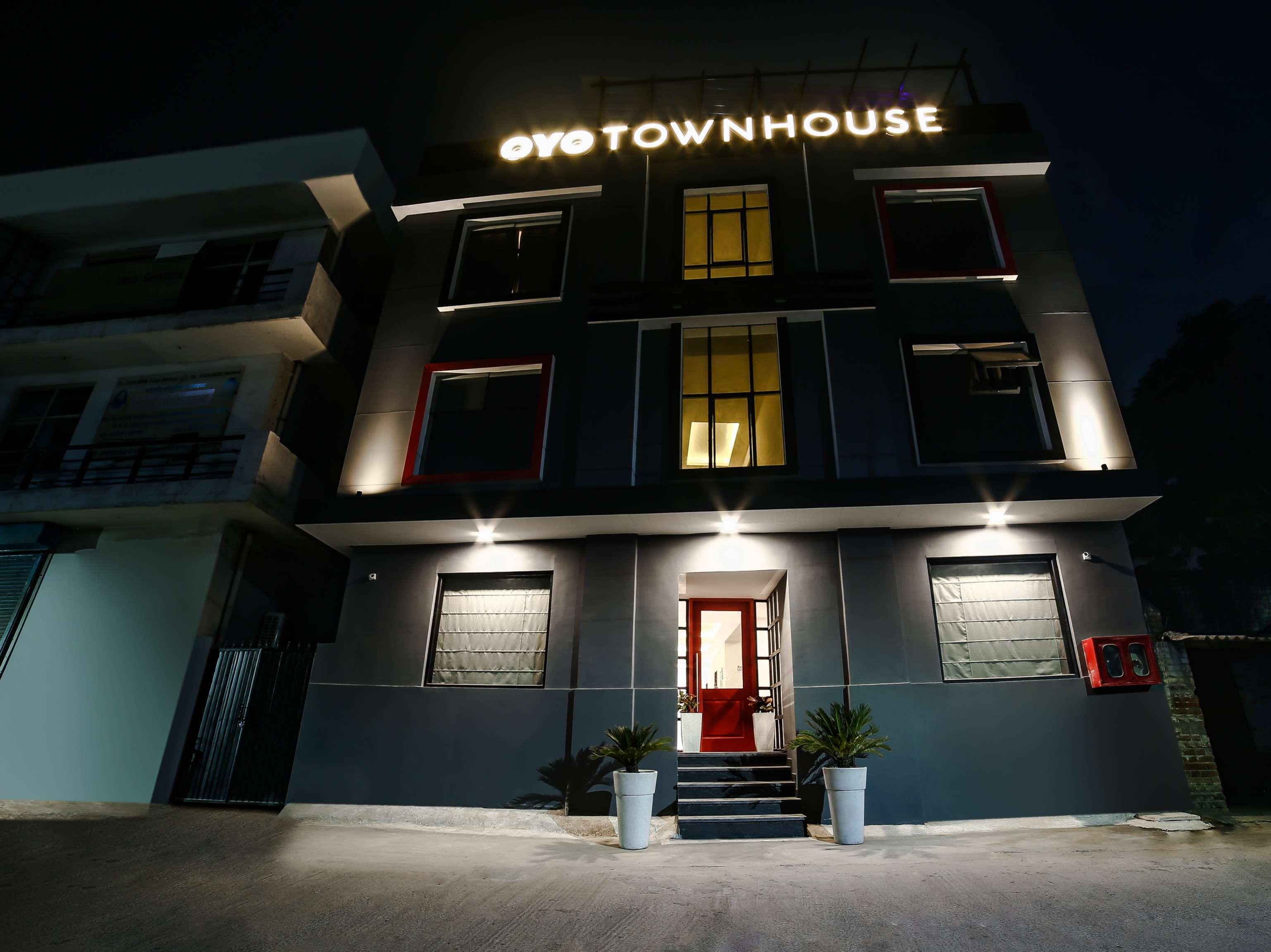 Collection O Townhouse 069 Hotel Гургаон Екстериор снимка