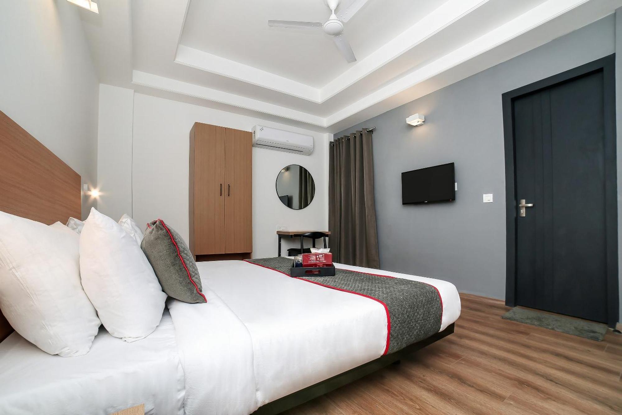 Collection O Townhouse 069 Hotel Гургаон Екстериор снимка