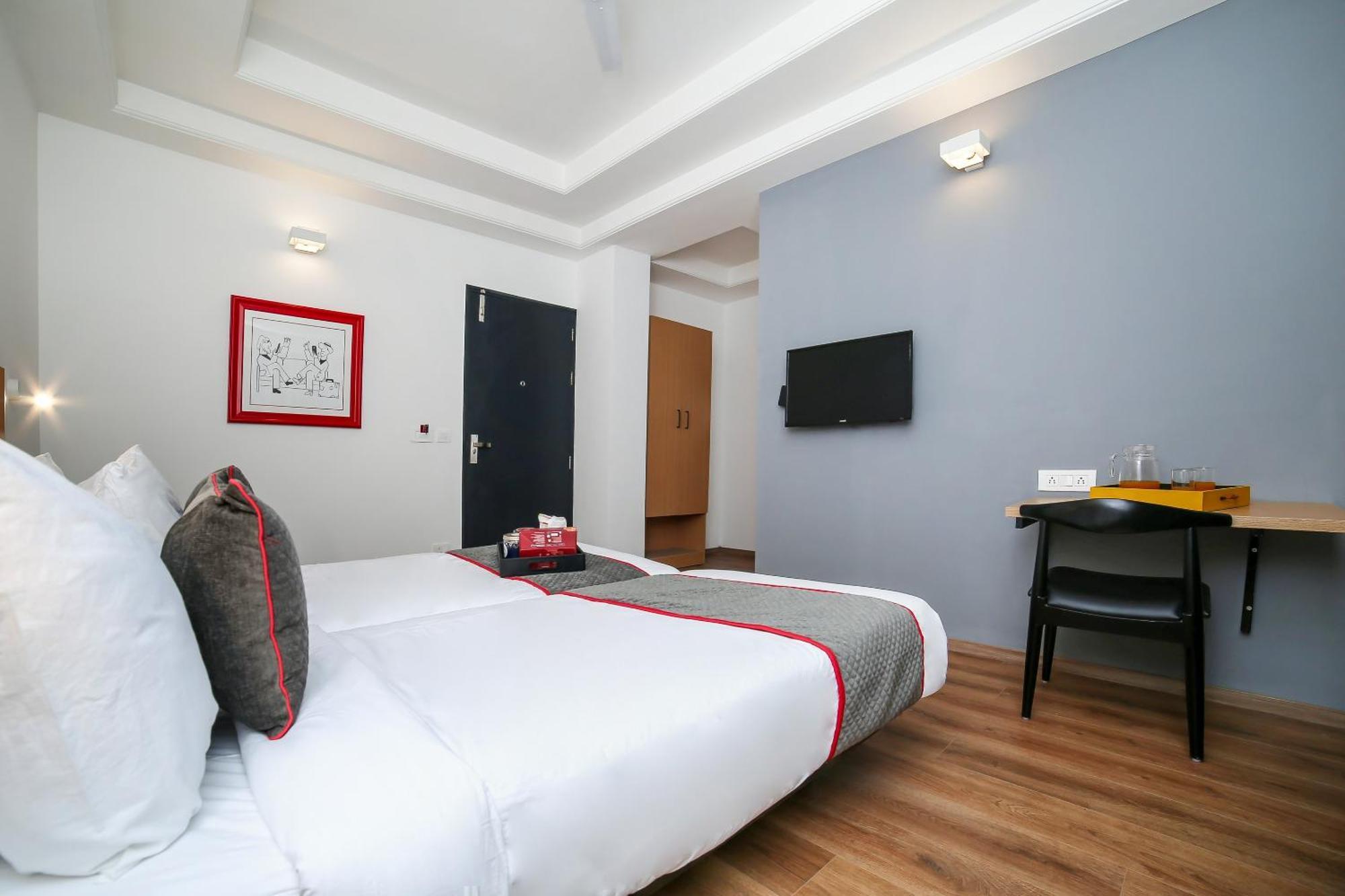 Collection O Townhouse 069 Hotel Гургаон Екстериор снимка