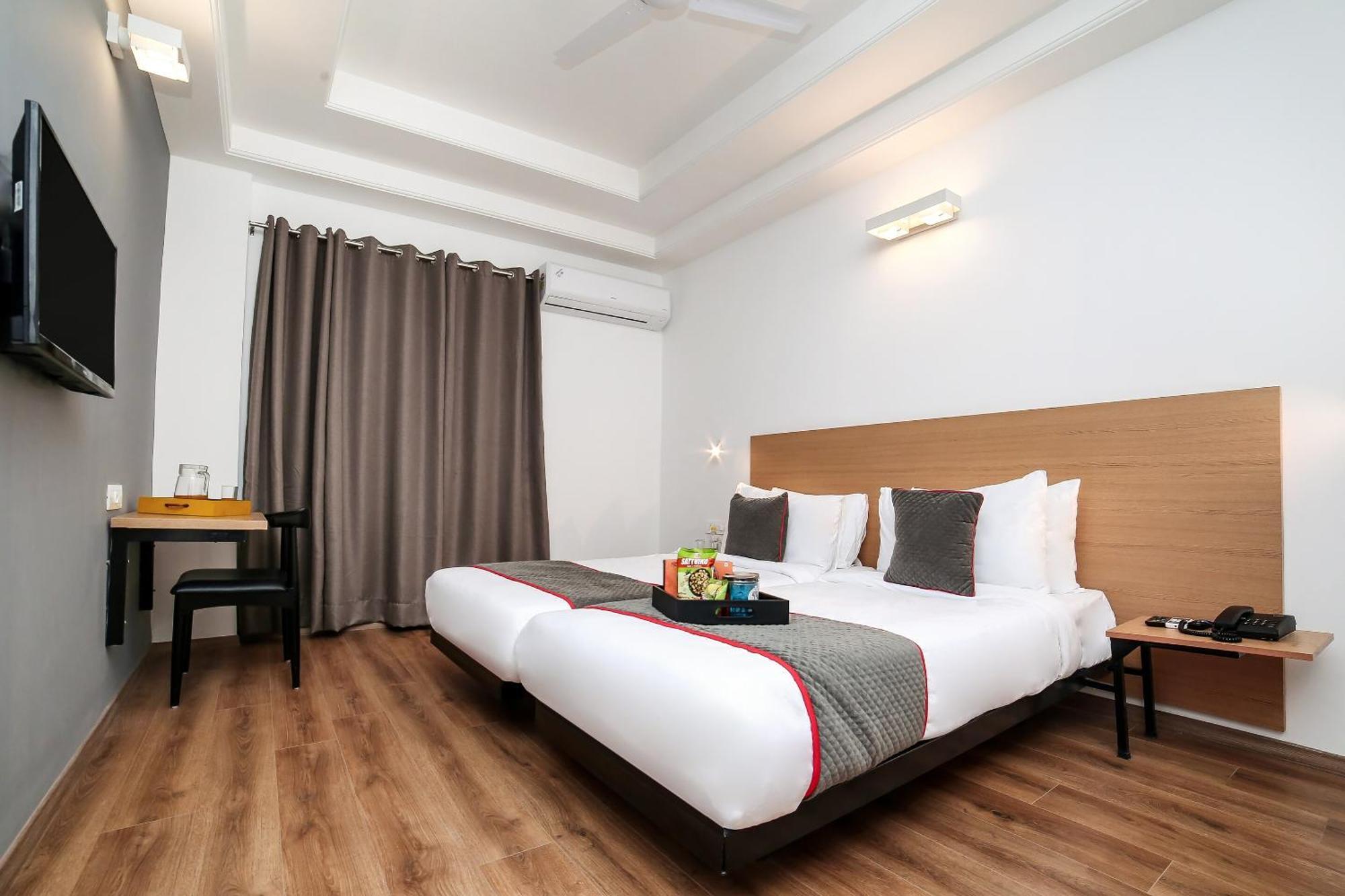 Collection O Townhouse 069 Hotel Гургаон Екстериор снимка