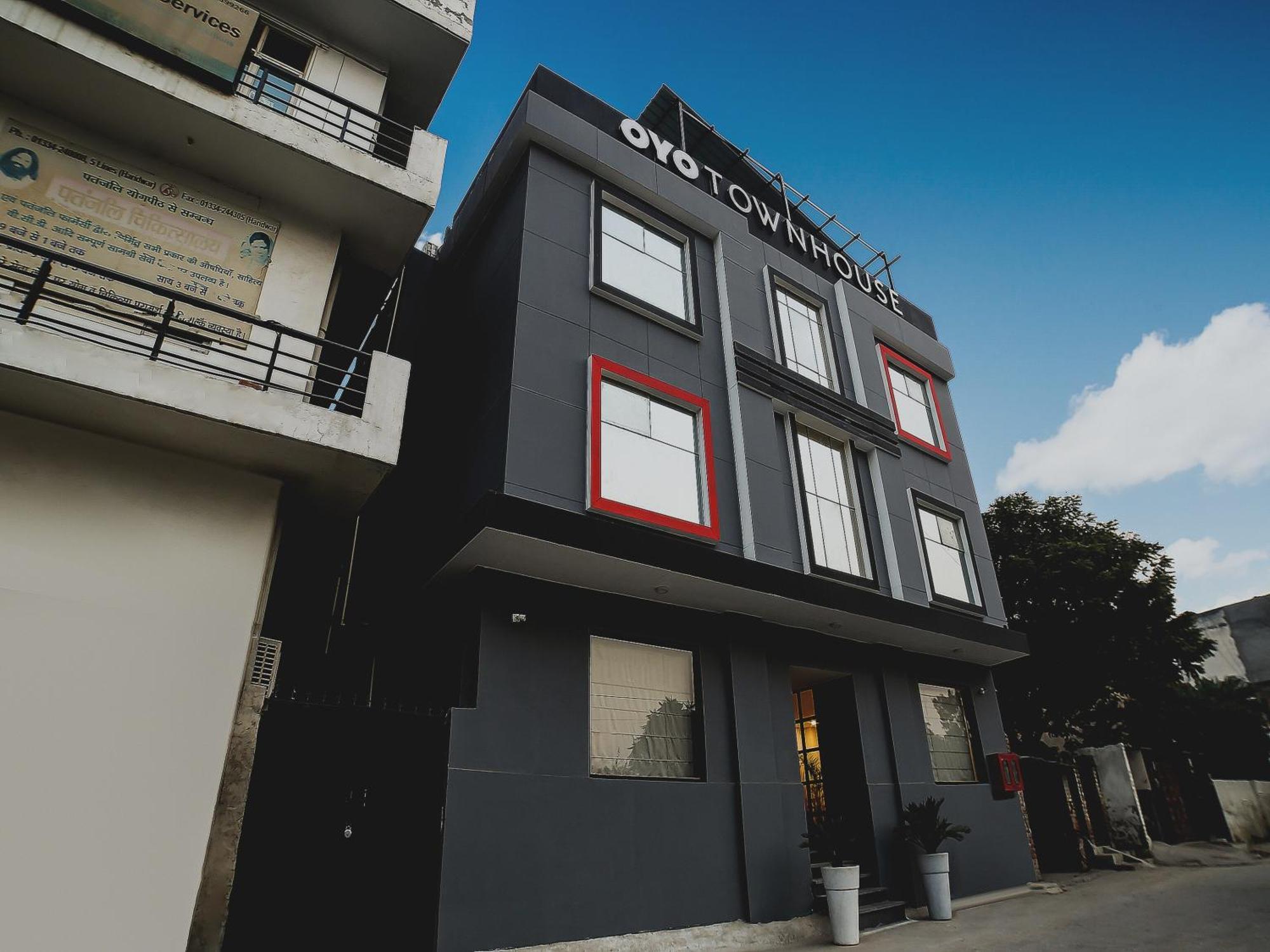 Collection O Townhouse 069 Hotel Гургаон Екстериор снимка