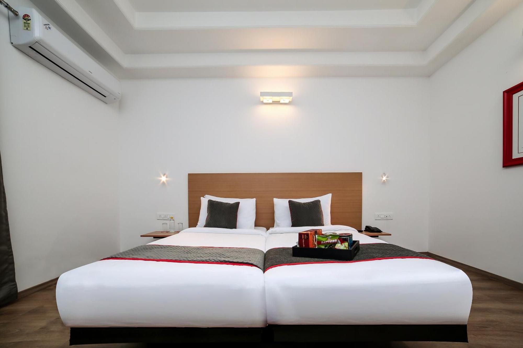 Collection O Townhouse 069 Hotel Гургаон Екстериор снимка