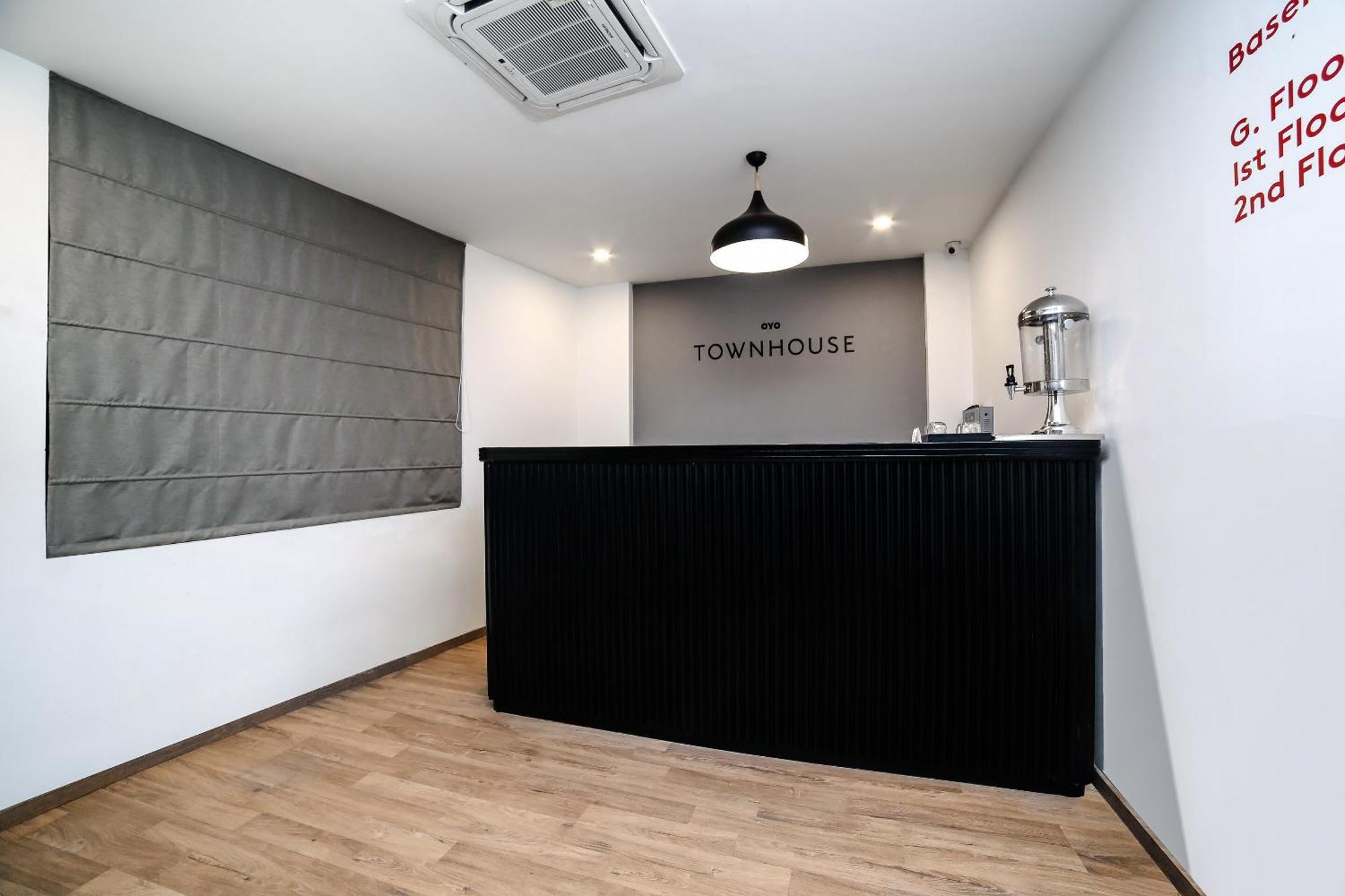Collection O Townhouse 069 Hotel Гургаон Екстериор снимка